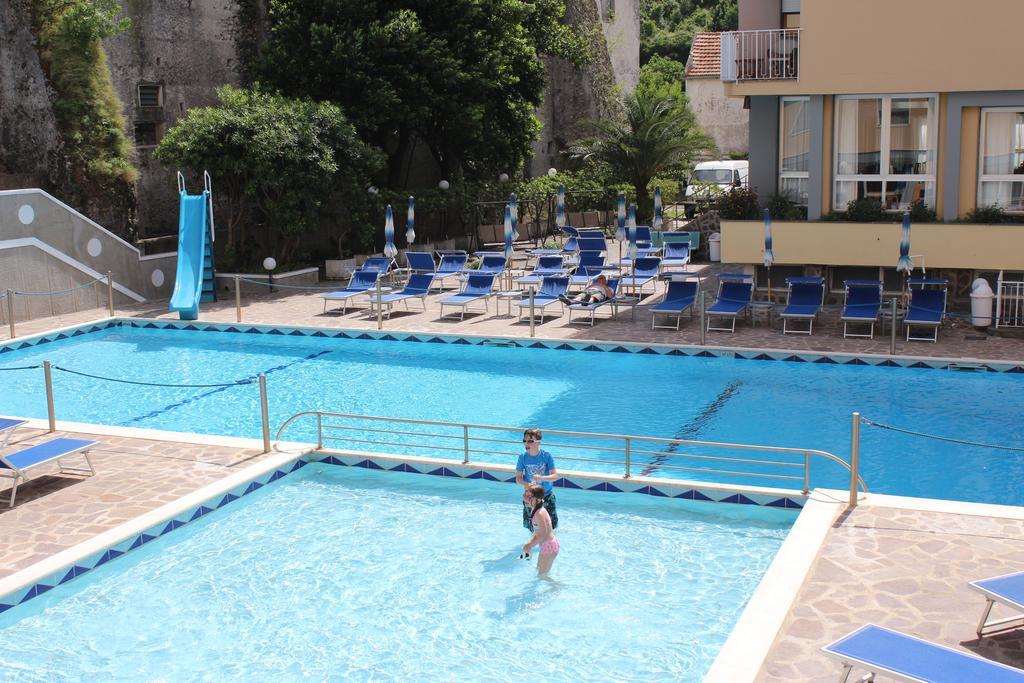 Casa Vacanza San Pietro Maiori Buitenkant foto
