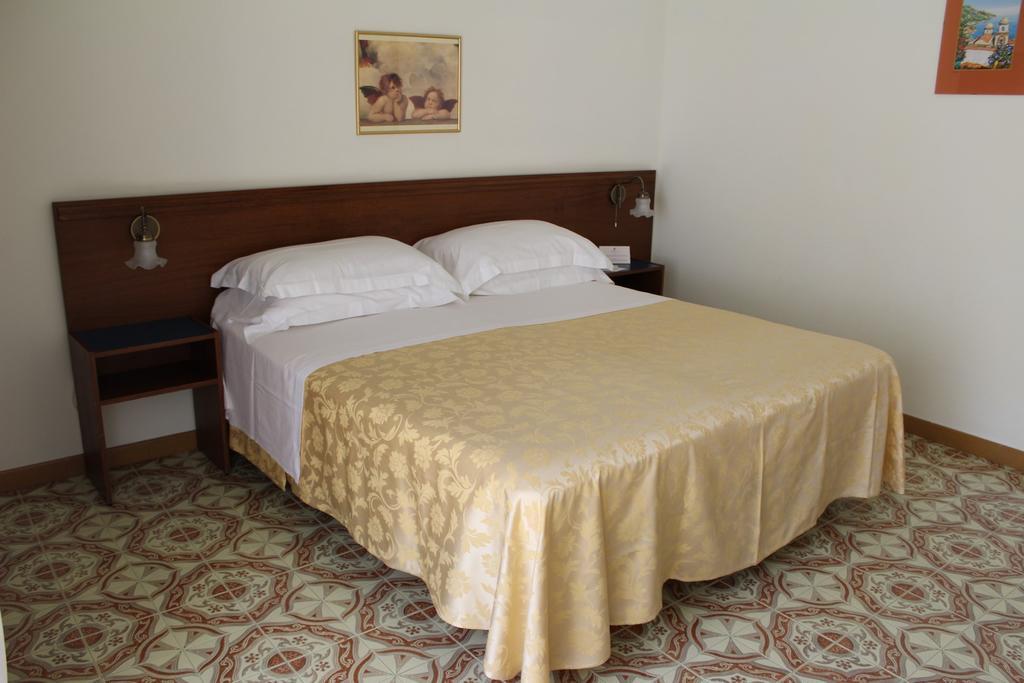 Casa Vacanza San Pietro Maiori Buitenkant foto